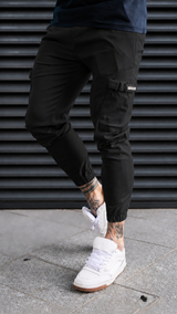 ARVIA CARGO TROUSERS - BLACK