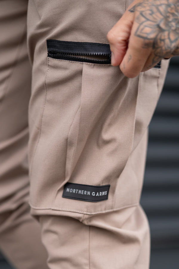 BOYTON CARGO TROUSERS - SAND