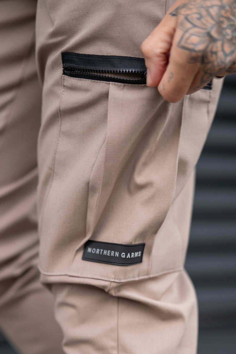 BOYTON CARGO TROUSERS - SAND