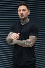 REGIS TEE - BLACK